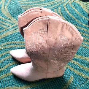 Light pink suede cowgirl boots size 8